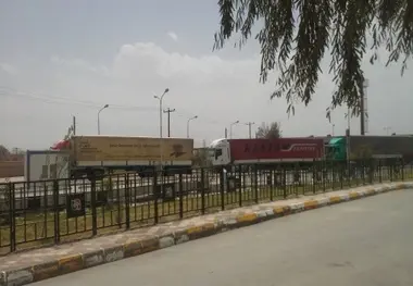 بلاتکلیفی کامیون های ترانزیتی ایرانی در مرزپاکستان