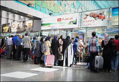 نظرسنجی مکانیزه از مسافران در ایستگاه راه‌آهن تهران 