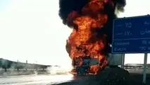 حضور خودروی آتشنشانی پس از سوختن کامیون
