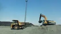 پارکینگ پر از گل و لای یک پایانه بار و شرایط سخت رانندگان 
