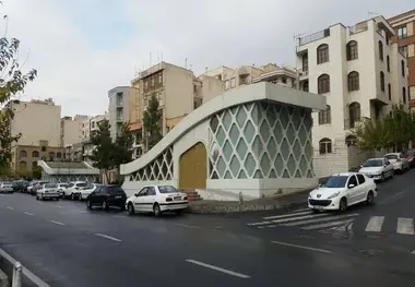 ورودی های متروی خط ۶ در منطقه ۲ بهسازی و مناسب‌سازی شد 