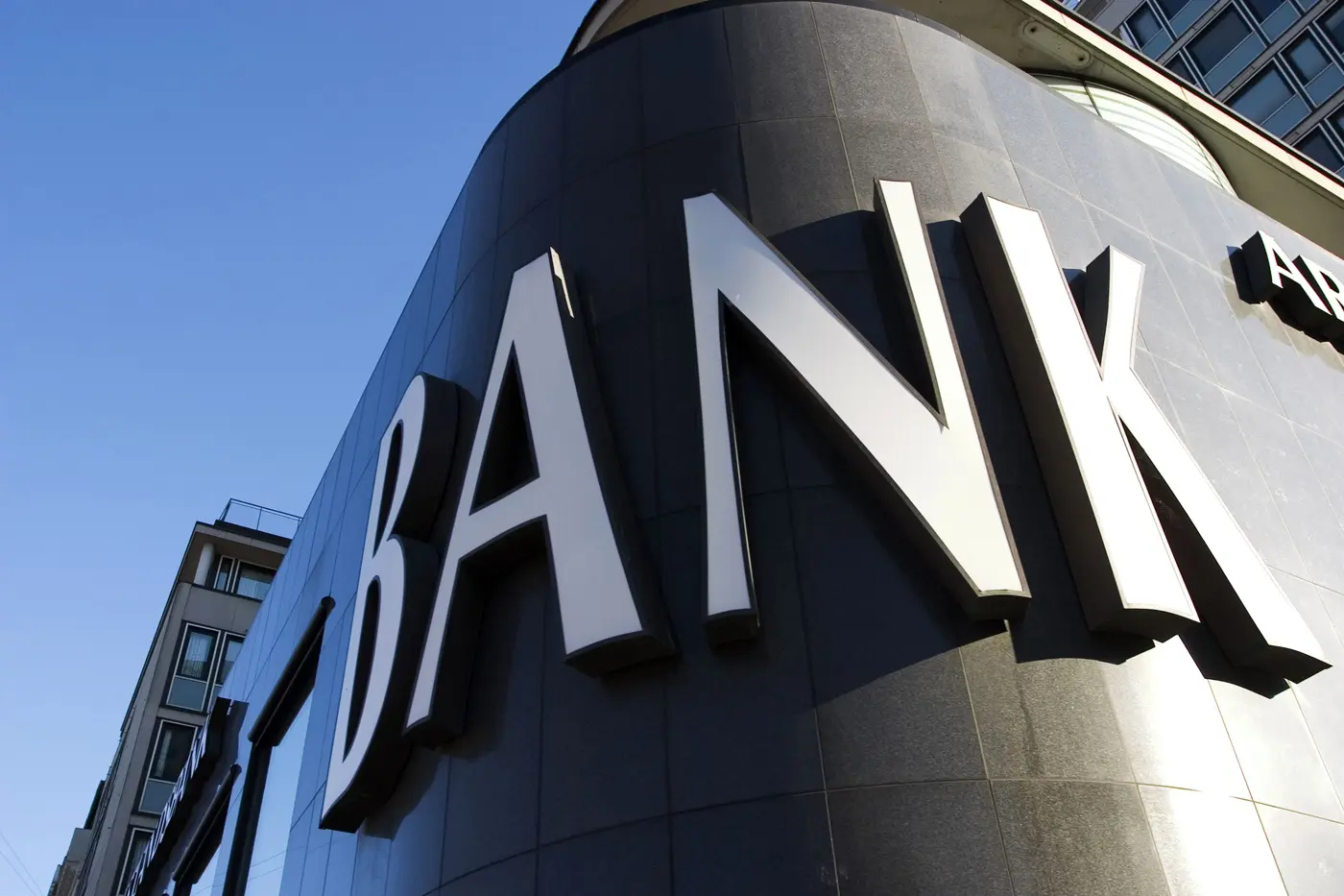 چرا بانک‌های اروپایی در ایران شعبه ندارند؟ 