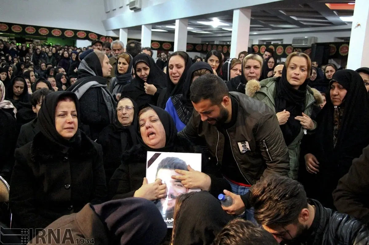 گزارش تصویری/  وداع با جانباختگان حادثه نفتکش ایرانی در بندر انزلی