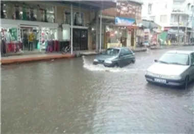  مصدومیت 32 مسافر در برخورد اتوبوس با پژو ۴۰۵