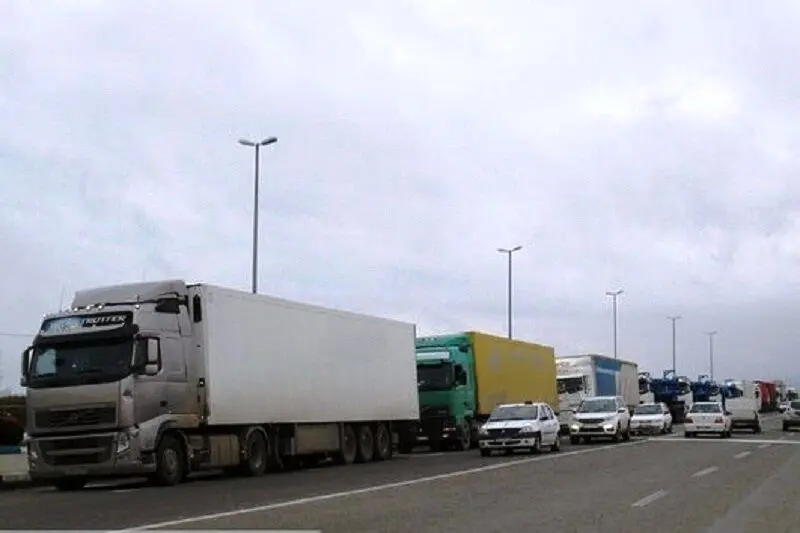 عبور کامیون و تریلر در مسیر قدیم ساوه - همدان ممنوع شد