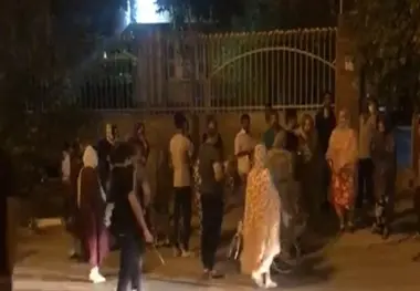 بندرعباس؛ حمله و آتش زدن درمانگاه به دلیل شایعه نگهداری بیماران کرونایی
