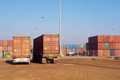 بحران ترافیک کامیون ها در مرز آستارا؛ سفیر ایران: بدون تصمیمات اساسی، مشکل تکرار می شود