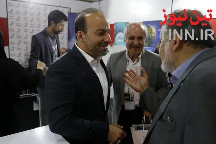 بازدید بابک احمدی از غرفه تین در نمایشگاه ریلی