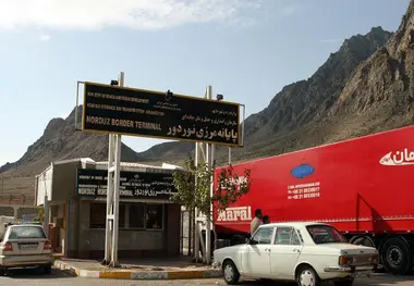 گرفتار شدن کامیون‌های ایرانی در مرز ارمنستان +  فیلم 