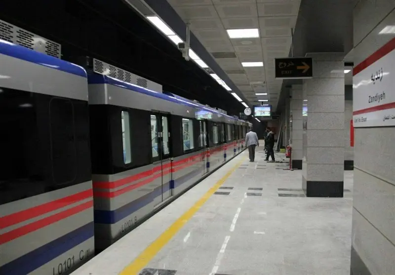 ریل‌گذاری ایستگاه زیرزمینی بازار وکیل متروی شیراز تکمیل شد