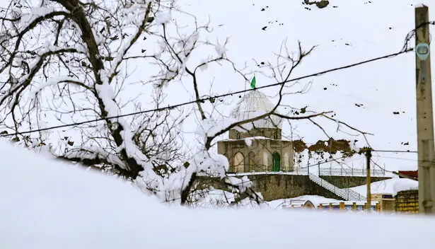 روستاهای کمران و گوکان فریدونشهر درمحاصره برف