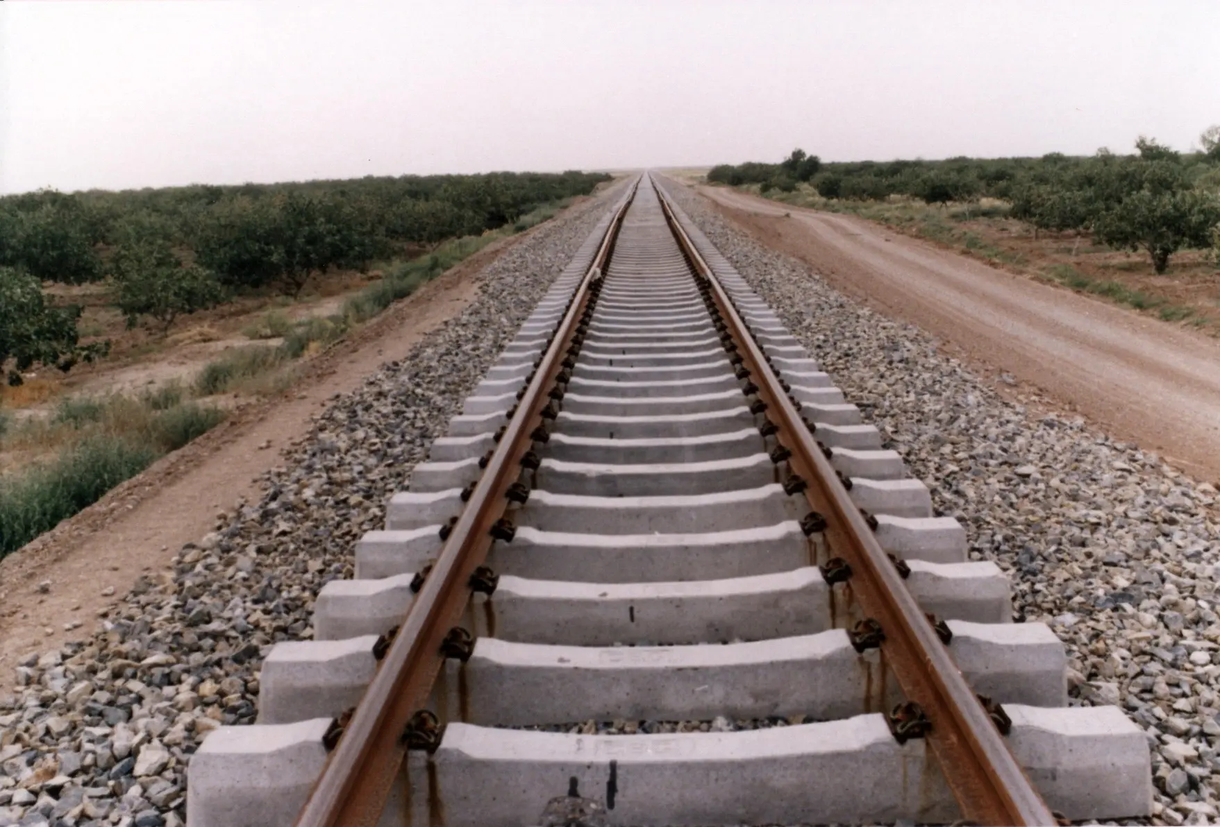 مناقصه عملیات زیرسازی قطعه۲ راه آهن همدان - سنندج 