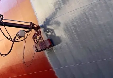 Hapag-Lloyd tests ship-painting robots