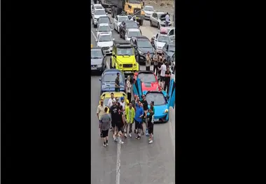 ماجرای بسته‌ شدن جاده فیروزکوه توسط چند خودروی لاکچری