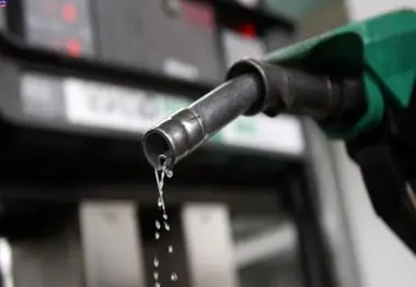 ٥٠٠ میلیارد تومان بنزین و گازوییل در مناطق مرزی کشور فروخته شد