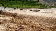 فیلم| باران راه ارتباطی روستاهای «معمولان» را قطع کرد