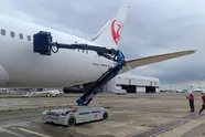 Japan Airlines Rolls Out Aircraft-Washing Robot