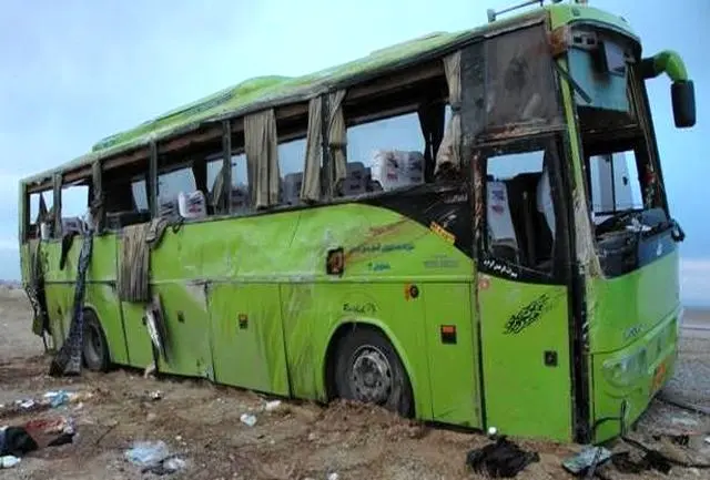 تصادف اتوبوس مسافربری با کامیون در اصفهان