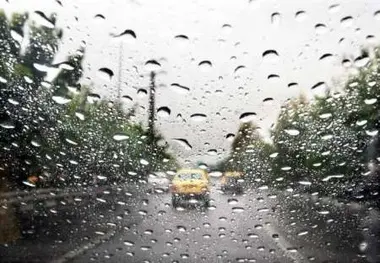 جاده های مازندران لغزنده و بارانی است