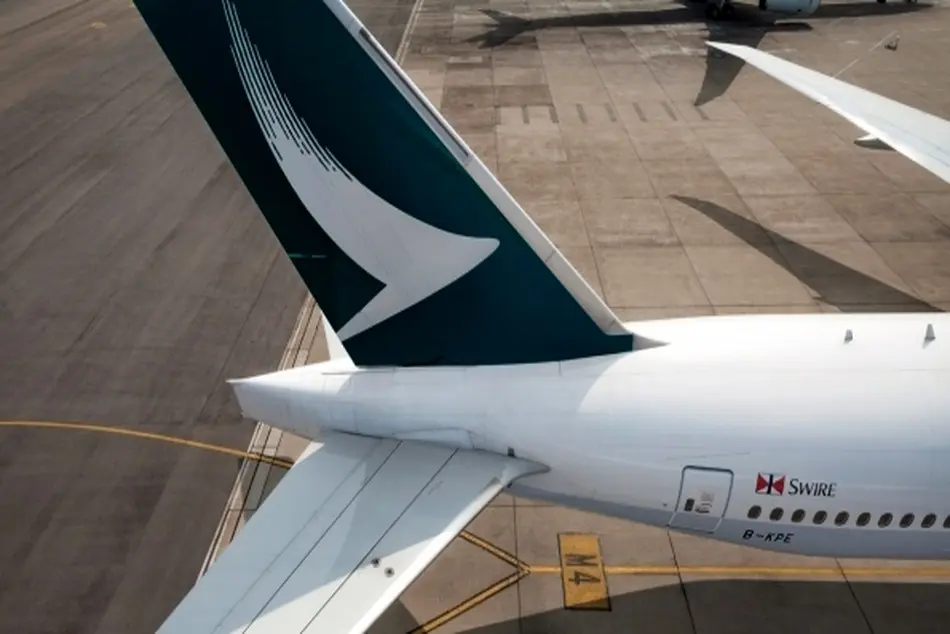 Qatar Airways to buy stake in Cathay Pacific 