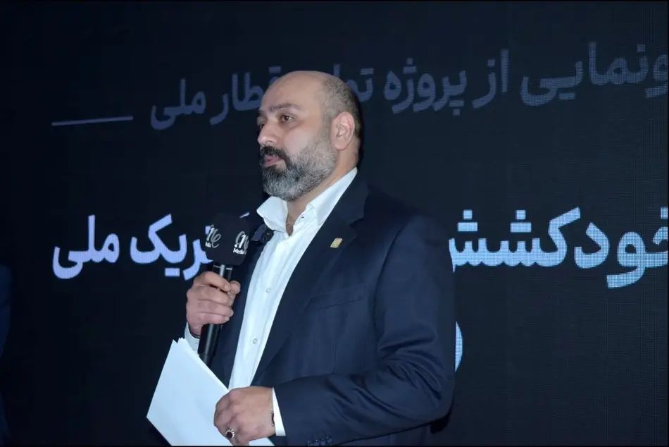 همکاری گروه صنعتی پلور سبز در پروژه تولید نخستین قطار ملی