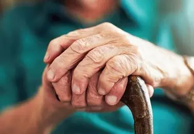 نگاهی به چالش‌ های شیرین دوران سالمندی همزمان با هفته تکریم سالمندان