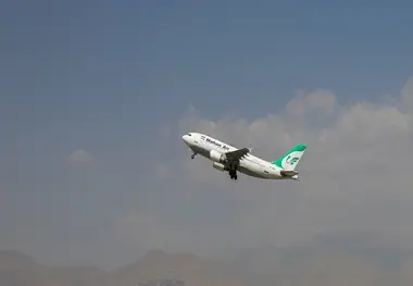 
کلنگ بخش کارگو فرودگاه ماکو به زمین زده شد
