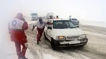  آزادراه تبریز ـ زنجان بر اثر بارش سنگین برف مسدود شد/ نجات ۲۰۰ خودروی گرفتار در  کولاک