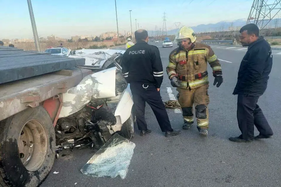 تصادف مرگبار پژو پارس با تریلر / ثبت بیش از سه میلیون تخلف سرعت غیرمجاز در راه های استان تهران