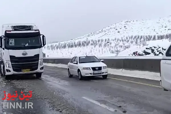 اطلاع‌ نگاشت | اجرای عملیات برف روبی در محورهای مواصلاتی 24 استان کشور