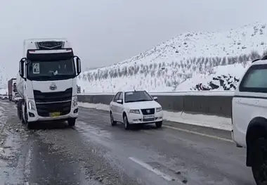 تردد در محورهای کوهستانی گلستان فقط با زنجیر چرخ انجام می شود 