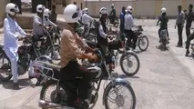 توزیع کلاه ایمنی رایگان به راکبین موتورسیکلت شهرستان سوادکوه و سوادکوه شمالی 
