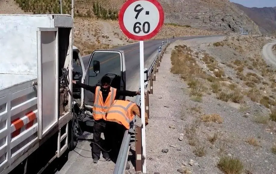 اجرای 5500 متر گاردریل حفاظتی دوربین های جدید کنترل جاده ای استان کرمان