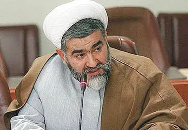 فرزندان مسئولان اگر می‌خواهند در خارج درس بخوانند، بروند چین و روسیه