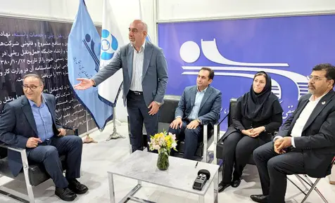  آیین امضای تفاهم نامه بین انجمن شرکت های حمل و نقل ریلی و شرکت بیمه معلم در حوزه بیمه تعهد پرداخت حقوق ورودی