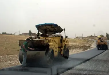 بهسازی و روکش آسفالت ۵۷ کیلومتر راه روستایی در استان ایلام