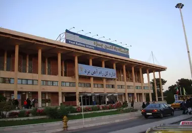 قطار پنج ستاره مسافربری در راه یزد