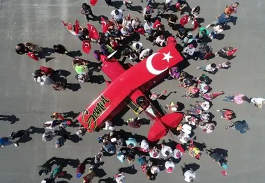  استقبال از اولین خلبان زن پروازهای نمایشی ترکیه