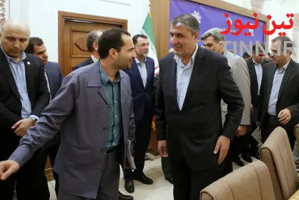 مبادله تفاهم نامه همکاری مشترک بین وزارت راه و شهرسازی و شهرداری تهران با حضور محمد اسلامی و پیروز حناچی