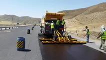 پیشرفت عملیات بهسازی آزادراه زنجان–تبریز با ۹۰ هزار تن آسفالت
