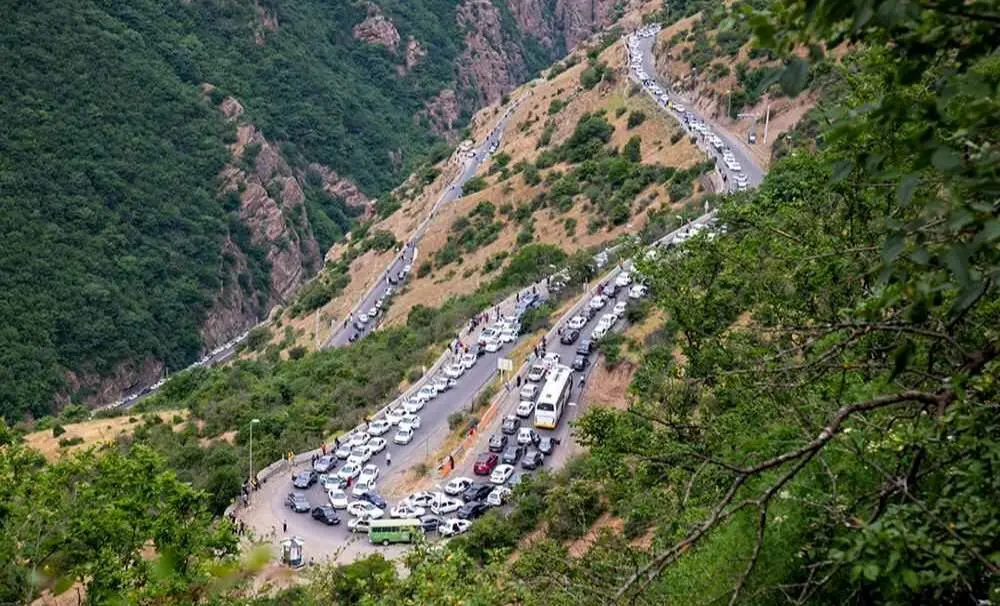 تردد در آزادراه تهران شمال و محور کرج چالوس ممنوع است 
