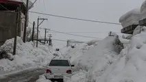 بارش برف و مه گرفتگی در گردنه چری کوهرنگ؛ هشدار راهداری چهارمحال وبختیاری به رانندگان