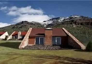 کمپ گردشگری متین‌آباد، تجربه زیستن در دل کویر نطنز + تصاویر