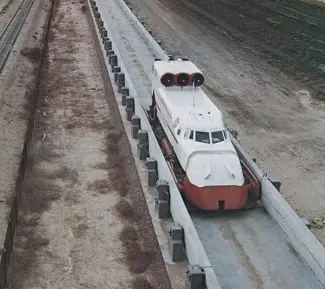 Hovertrain؛ قطار راکتی (11)