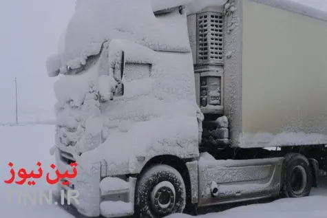 ◄ گزارش تصویری گرفتاری ۴۰ کامیون ایرانی زیر برف