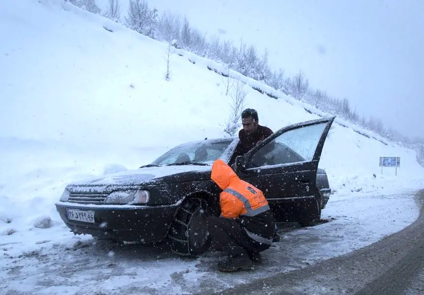 ۸ شهر مازندران درگیر برف و کولاک شد