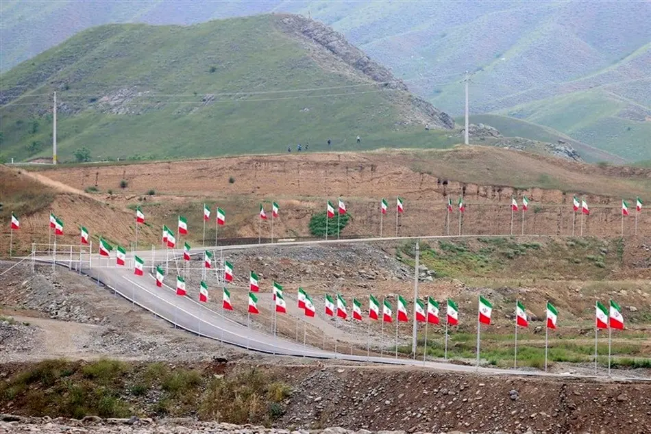 ۱۴ سازه بزرگ شامل ۱۵ تونل و ۵ پل در مسیر جلفا–کلاله ساخته می‌ شود