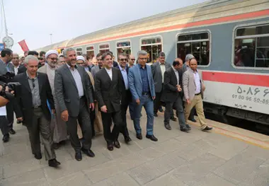 بازدید وزیر راه و شهرسازی از پروژه‌های راه‌آهن تهران-گرمسار

