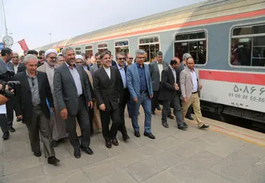 بازدید وزیر راه و شهرسازی از پروژه‌های راه‌آهن تهران-گرمسار

