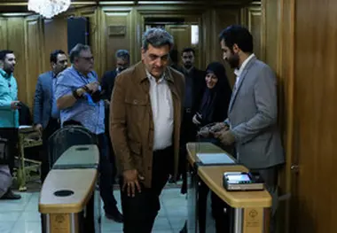 جلسه علنی شورای شهر با حضور شهردار تهران